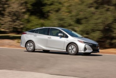 环球绿能产业播报台：实时追踪全球绿色能源政策、技术与市场趋势，助您快速把握商机